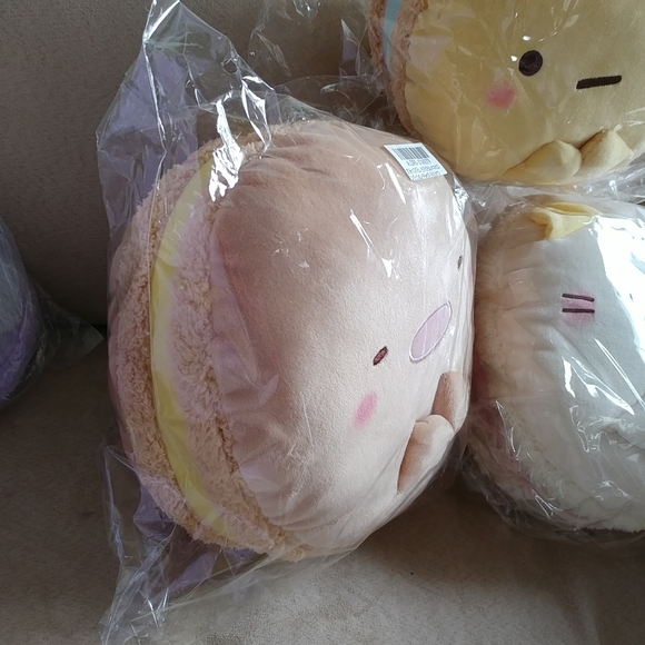 San-x Sumikko Gurashi Tonkatsu small macaron plush (Toreba) - Picture 2 of 3